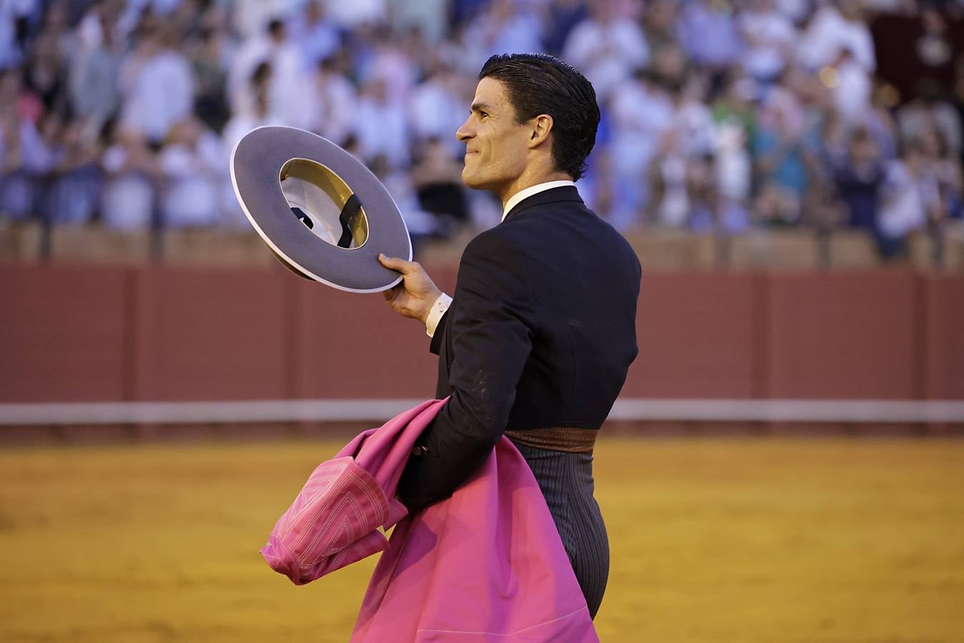 Imágenes del festival taurino a beneficio de Los Gitanos y que ha contado con la presencia de Curro Romero en los tendidos