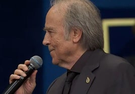 Serrat emociona al público en los Premios Princesa de Asturias cantando 'Aquellas pequeñas cosas'