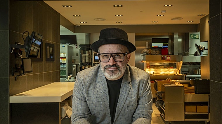Edu Galán en el McDonald's de Chamberí