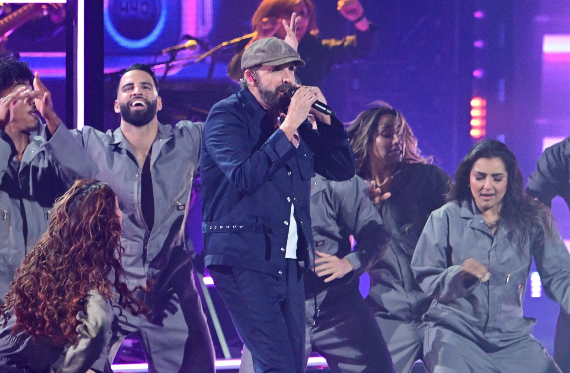 Juan Luis Guerra, uno de los grandes referentes de la música latina, fue uno de los protagonistas durante la gala con sus canciones.