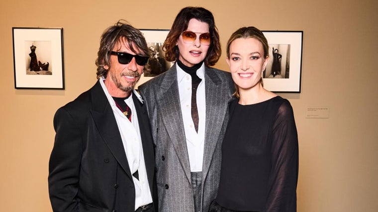 De izquierda a derecha, Pierpaolo Piccioli, Linda Evangelista y Marta Ortega, en la exposición