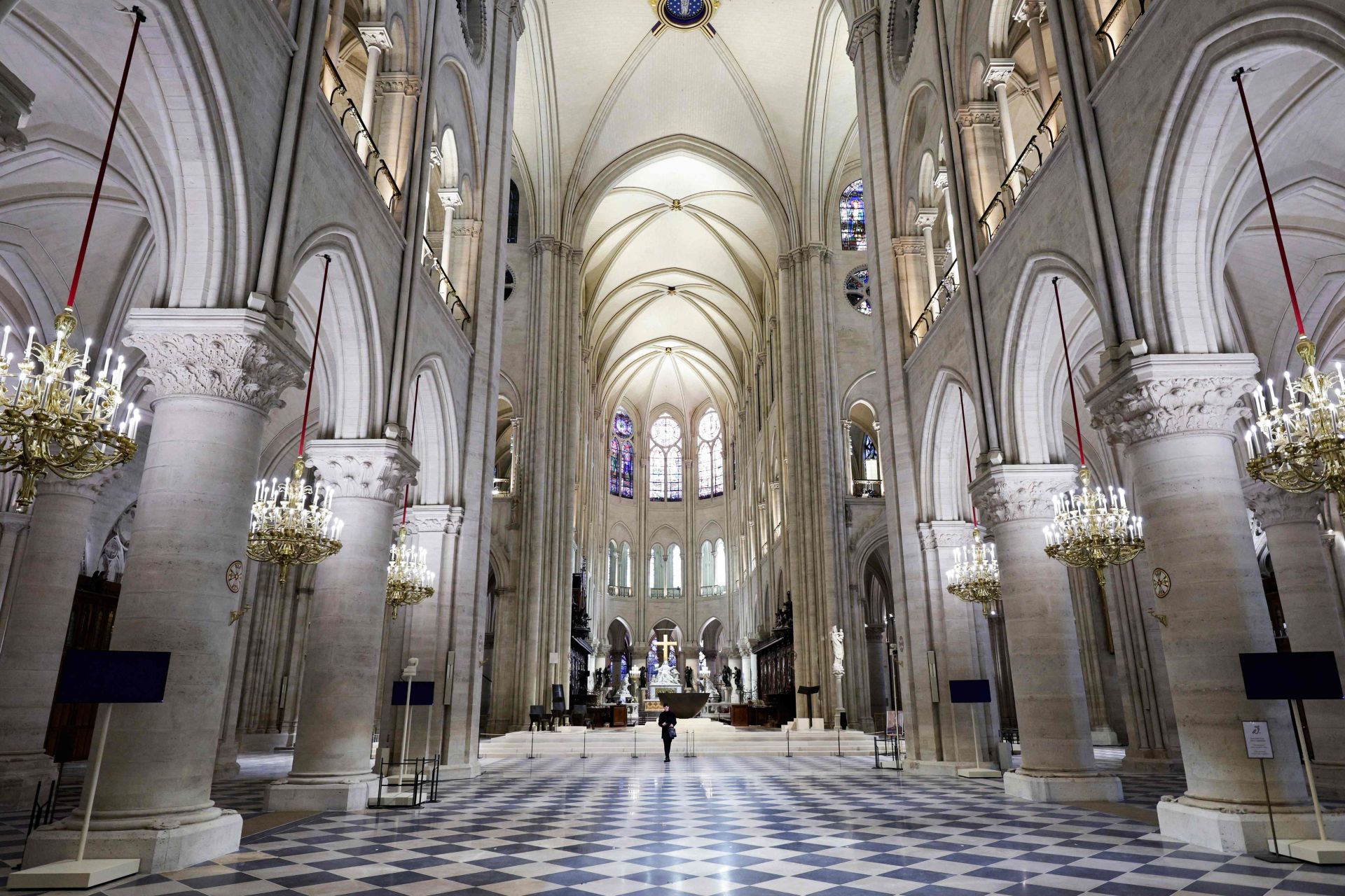 Así luce el interior de la catedral de Notre Dame de París cinco años después del trágico incendio
