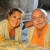 La carta «abusiva» que hicieron firmar a las jóvenes de la misión arqueológica española en Egipto