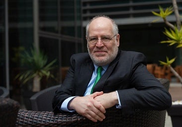 Jordi Canal: «Una novela puede iluminar más el pasado que cien documentos»