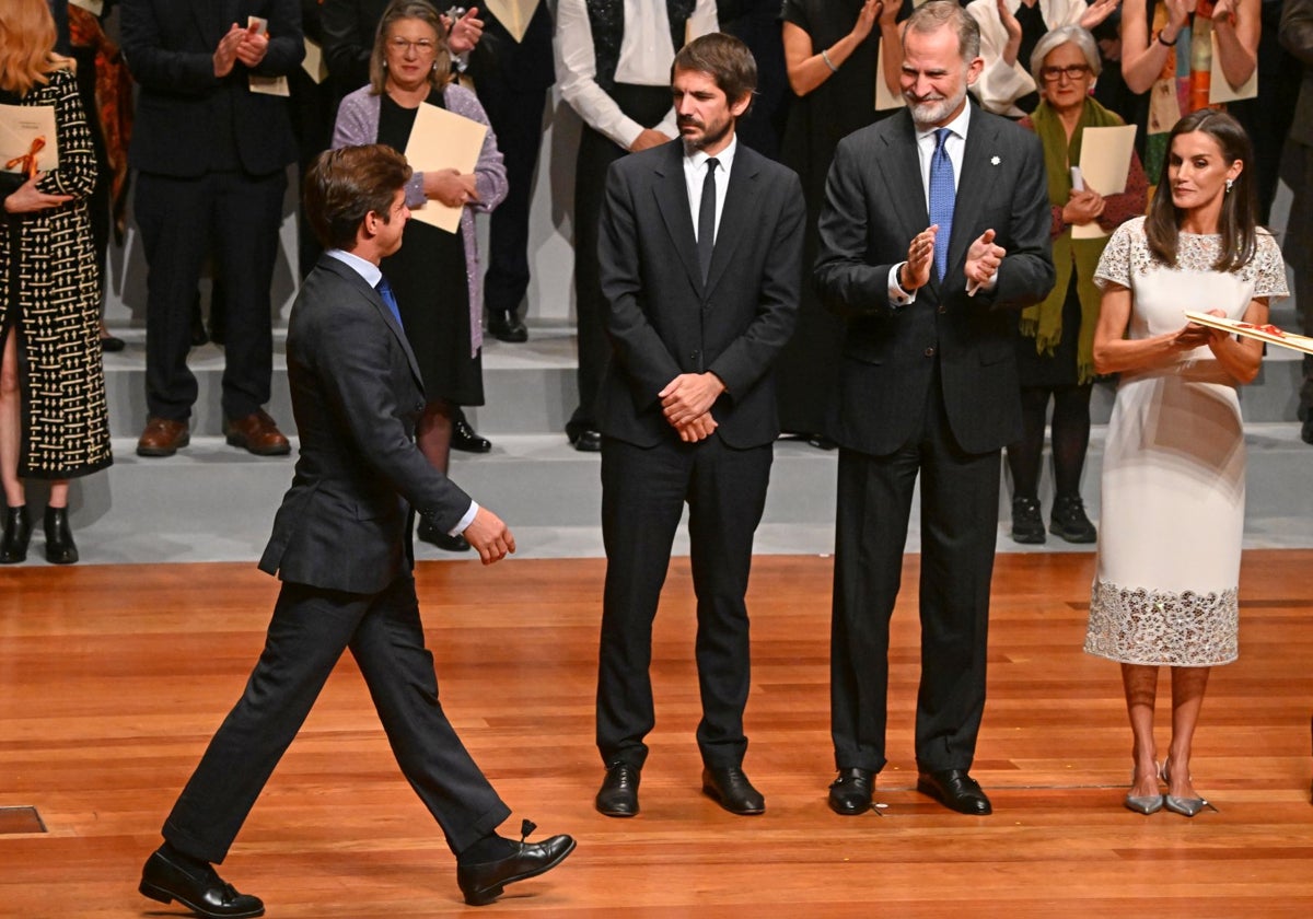 Urtasun evita aplaudir a El Juli en la entrega del premio Nacional de Tauromaquia
