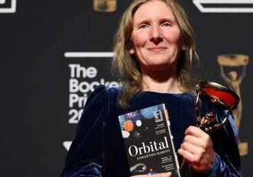 'Orbital', de Samantha Harvey: granos de polvorienta arena estelar