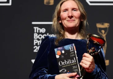 'Orbital', de Samantha Harvey: granos de polvorienta arena estelar