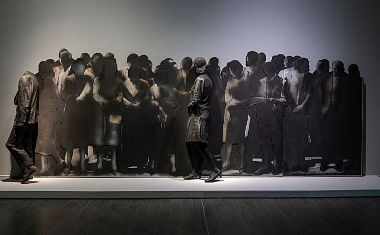 Imagen principal - De arriba abajo, 'Escena urbana. Construcción' (1970); detalle de 'Sin tútulo' (1979); y 'Silo' (2006)