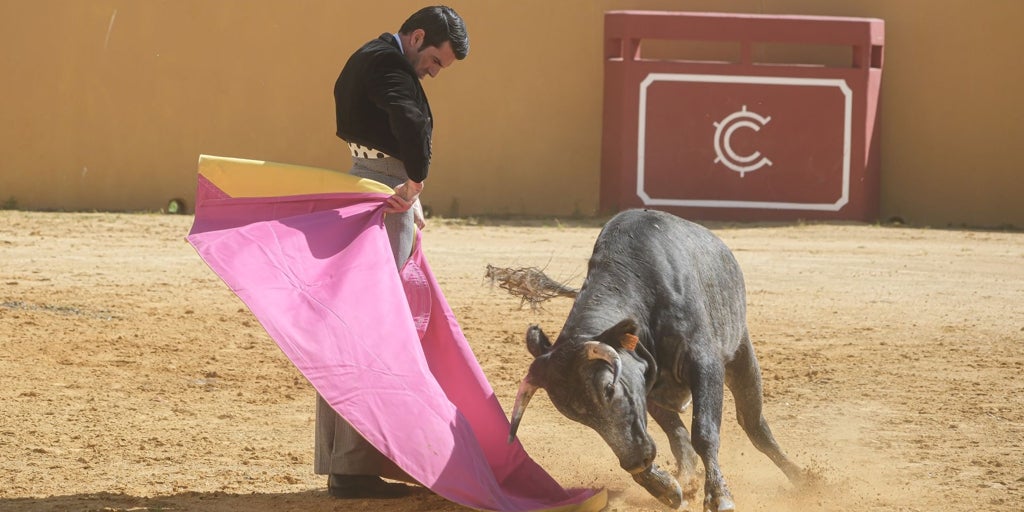 Los ganaderos de La Quinta retiran su corrida del abono de Sevilla tras el «no» a Emilio de Justo