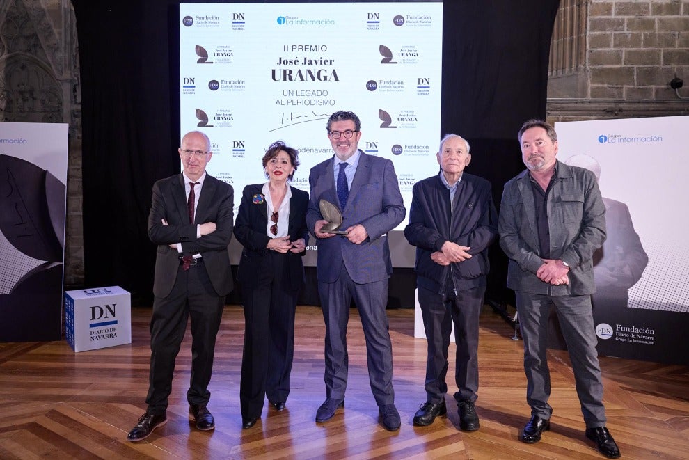Galería | El director de ABC, Julián Quirós, galardonado con el premio José Javier Uranga