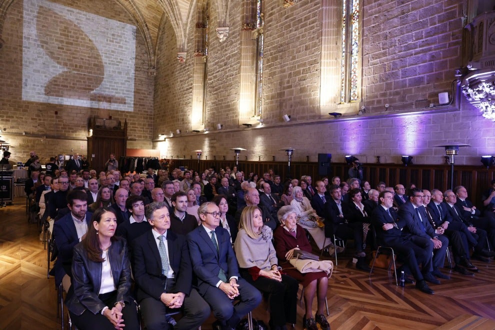 Galería | El director de ABC, Julián Quirós, galardonado con el premio José Javier Uranga