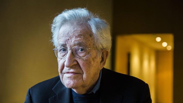 'El mito del idealismo americano' de Noam Chomsky y Nathan J. Robinson: idealismo 'versus' idealismo