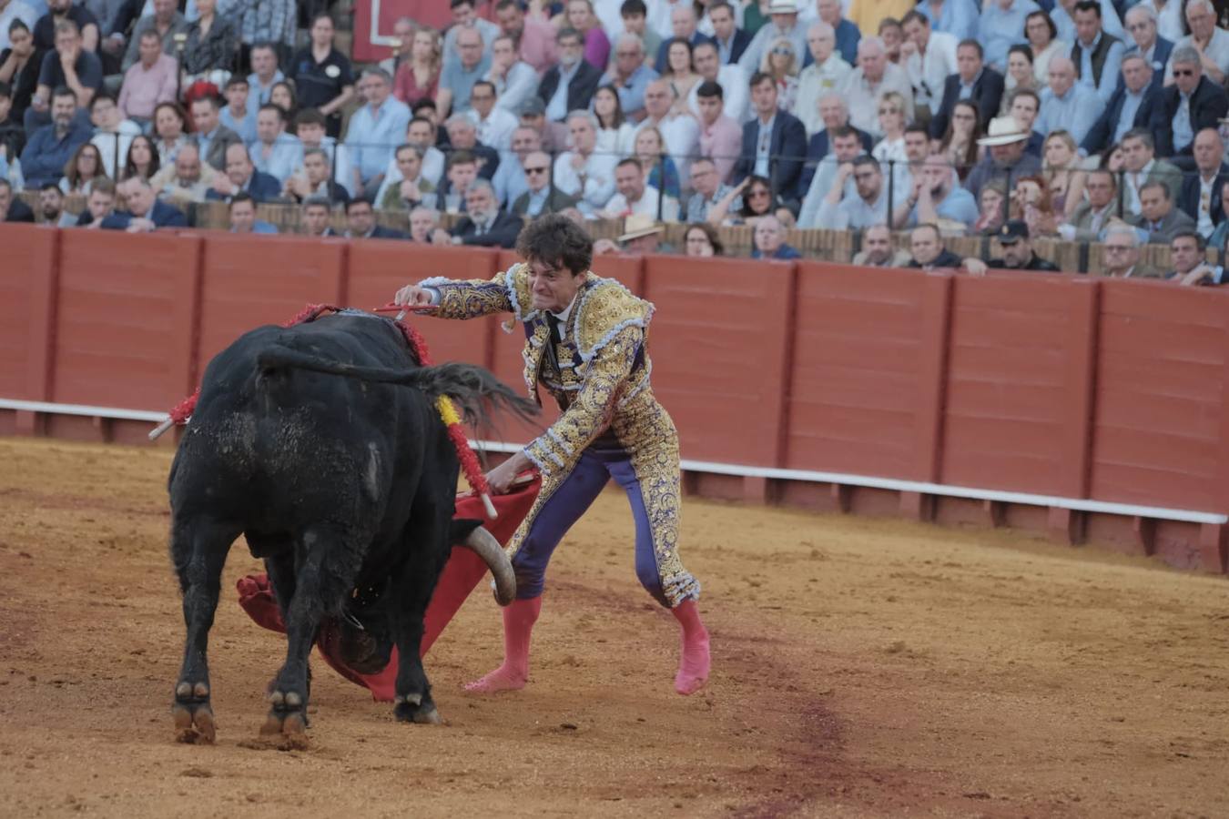El torero Lama de Góngora logró cortar una oreja con el que cerraba su lote