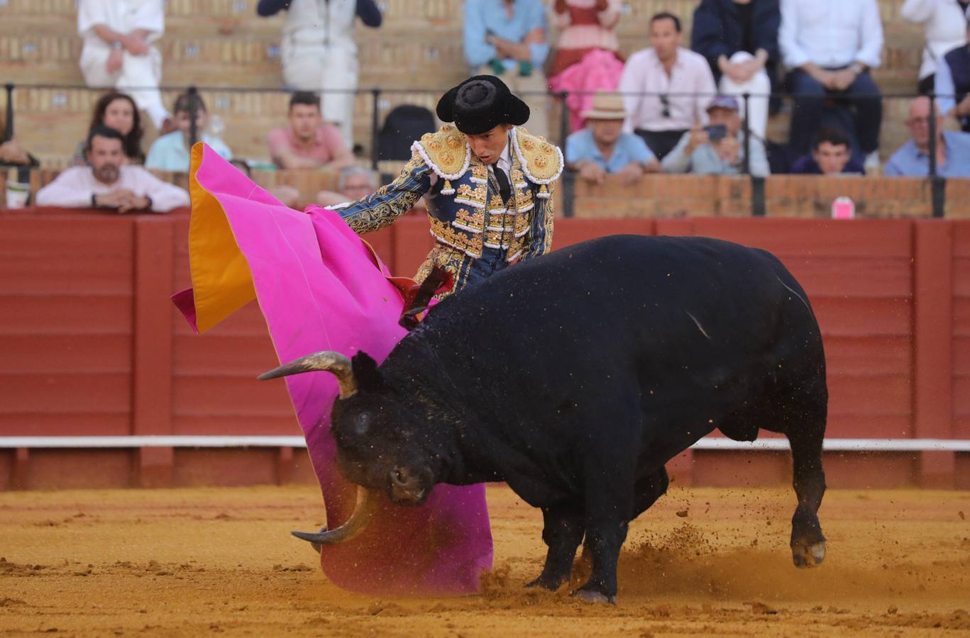 Román logró cortar una oreja en la Maestranza