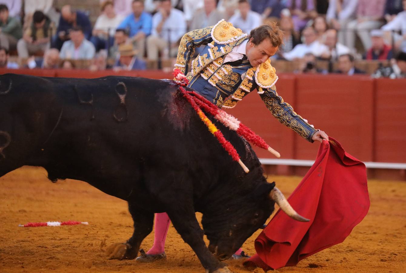 Román logró cortar una oreja en la Maestranza