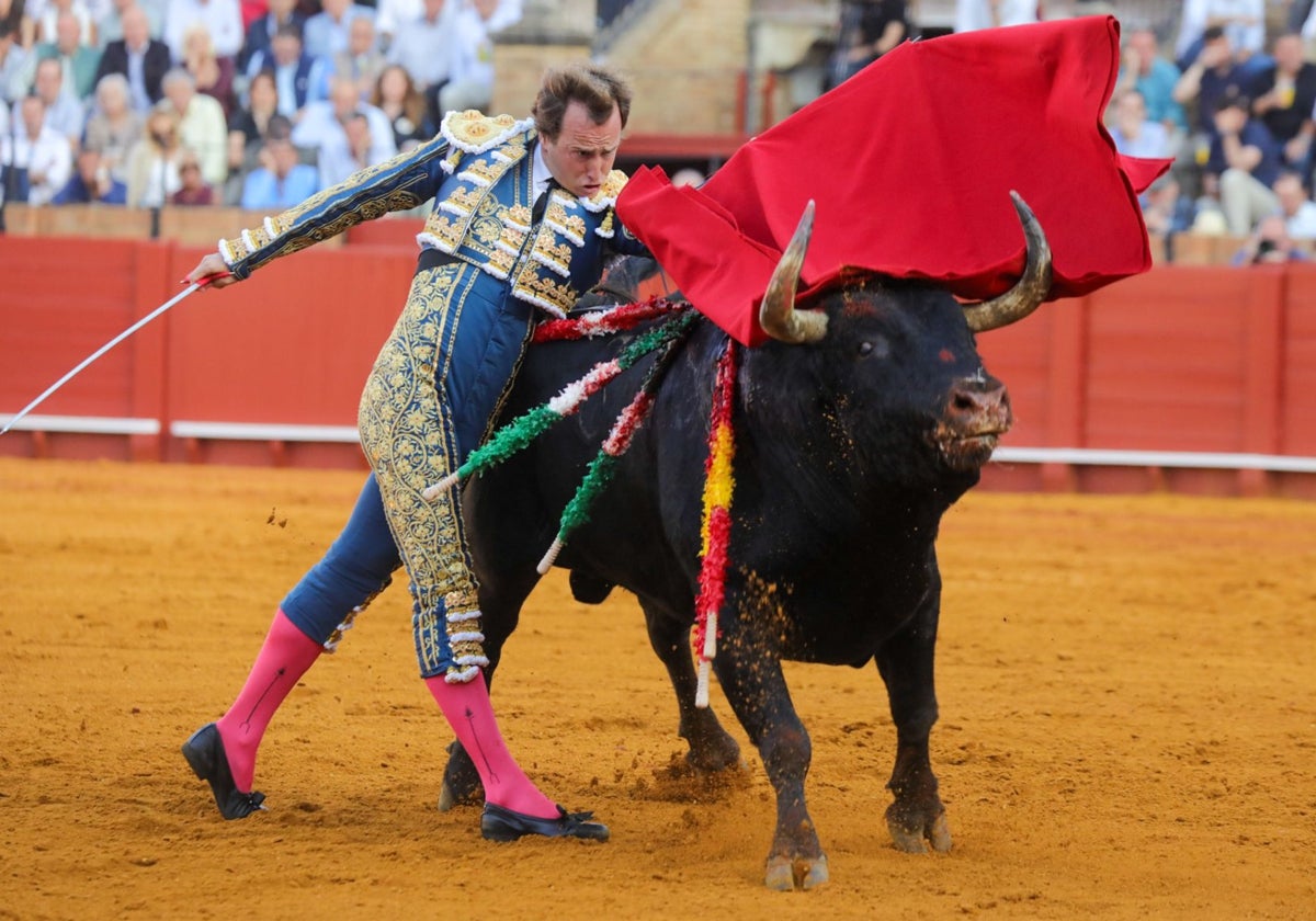 Román, una oreja de ley en  Sevilla