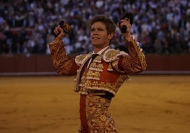 Las imágenes de la corrida de Sebastián Castella, José María Manzanares y Borja Jiménez en Sevilla 2025