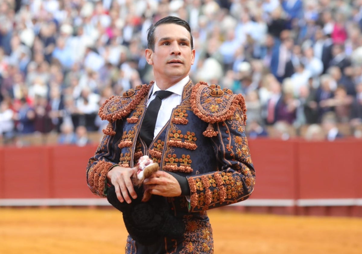 José María Manzanares tras cortar una oreja en la Maestranza