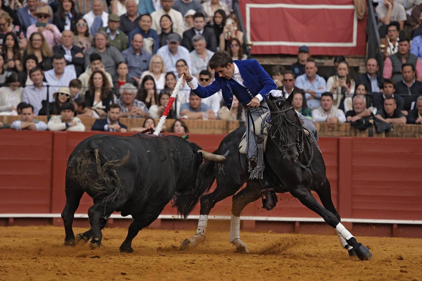 El navarro Guillermo Hermoso de Mendoza le cortó una oreja al sexto toro