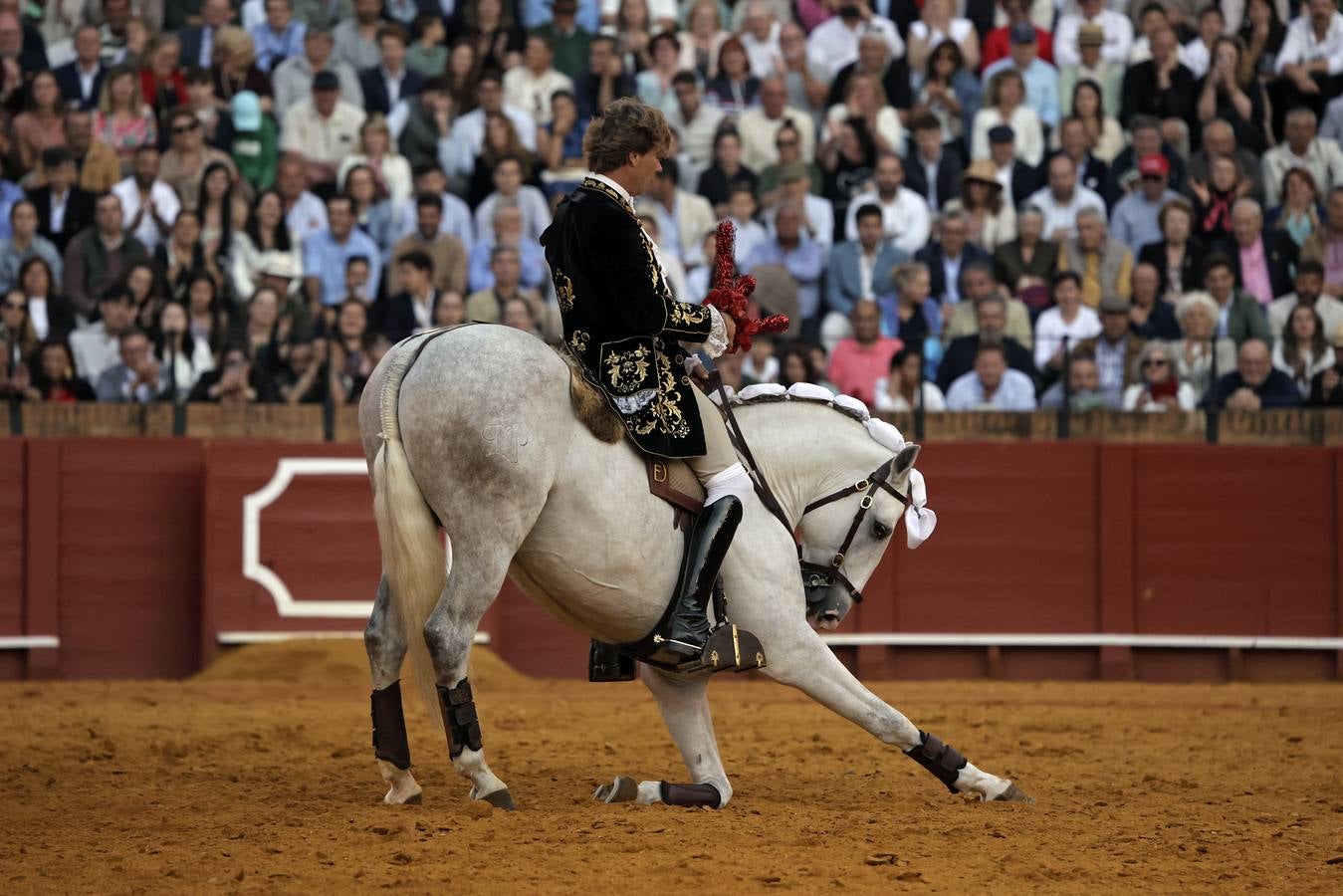 Rui Fernandes recibió una ovación de la Maestranza en su segundo toro