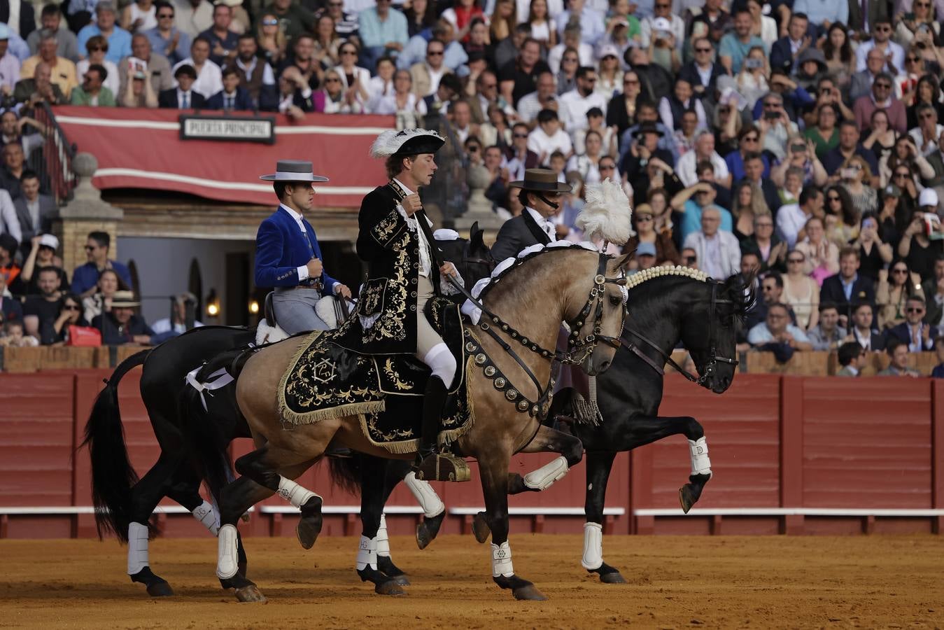 Paseíllo de la corrida de rejones