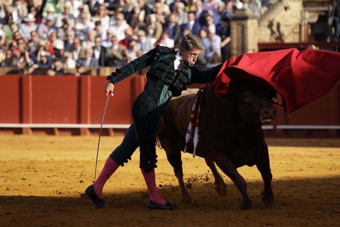 Escribano, en el primer toro de su lote