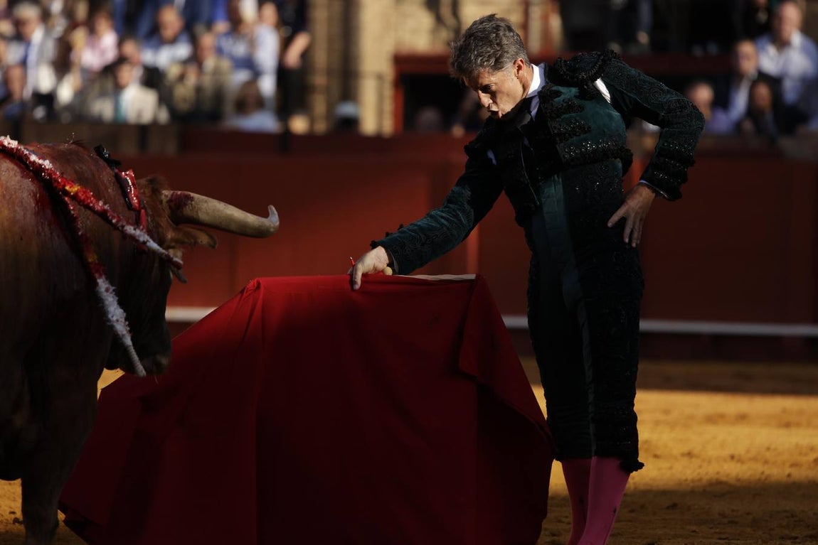 Escribano, en el primer toro de su lote