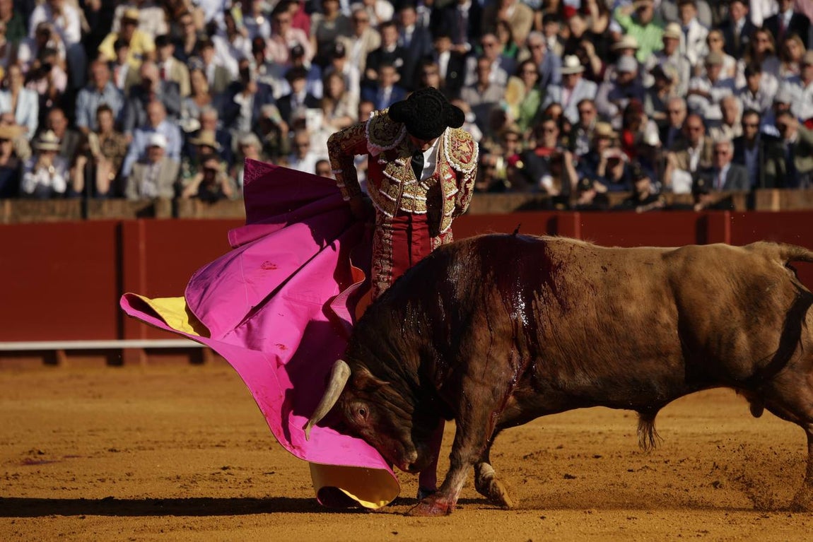Escribano, en el primer toro de su lote