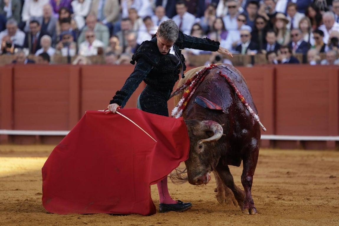 Escribano, en el primer toro de su lote