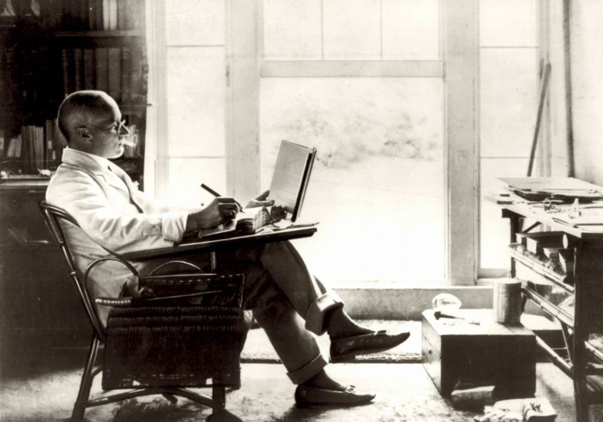 Frederick William Rolfe (Londres, 1860-Venecia, 1913), conocido como el barón Corvo, en su casa de la ciudad de los canales
