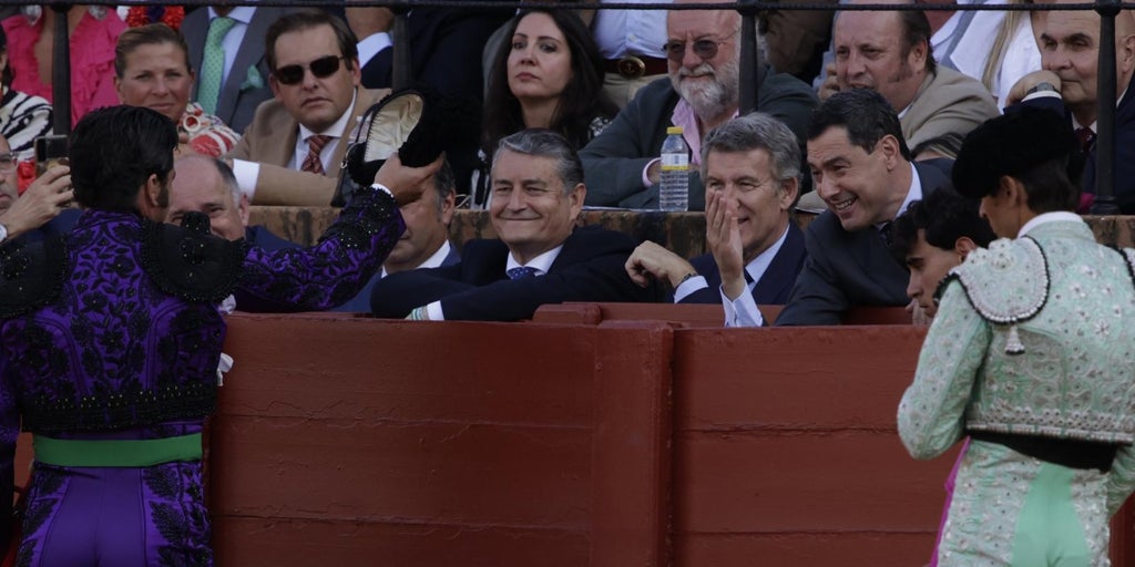 Morante de la Puebla dedica su faena con el primer toro del viernes a Juanma Moreno
