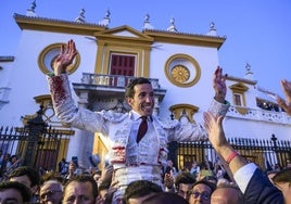 David de Miranda salió por la Puerta del Príncipe de la Maestranza tras cortar tres orejas