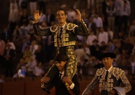 Las imágenes de la corrida de Manuel Escribano, Pepe Moral y Esaú Fernández en Sevilla 2025