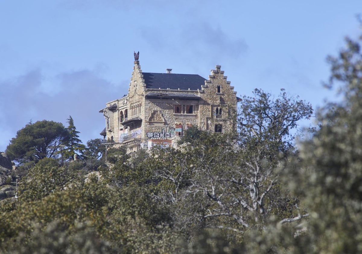 Canto del Pico, una fantasmagórica ruina