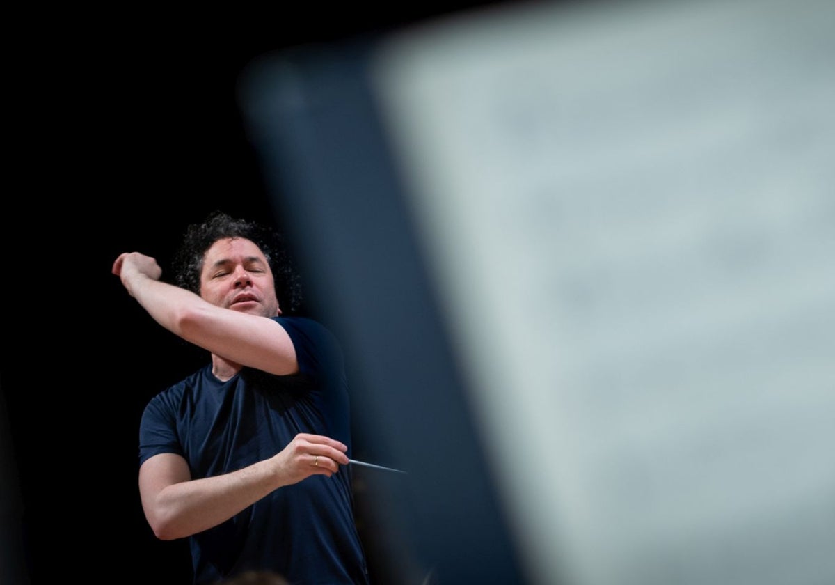 Gustavo Dudamel, durante los ensayos con la Orquesta Sinfónica de Londres en el Auditorio Nacional