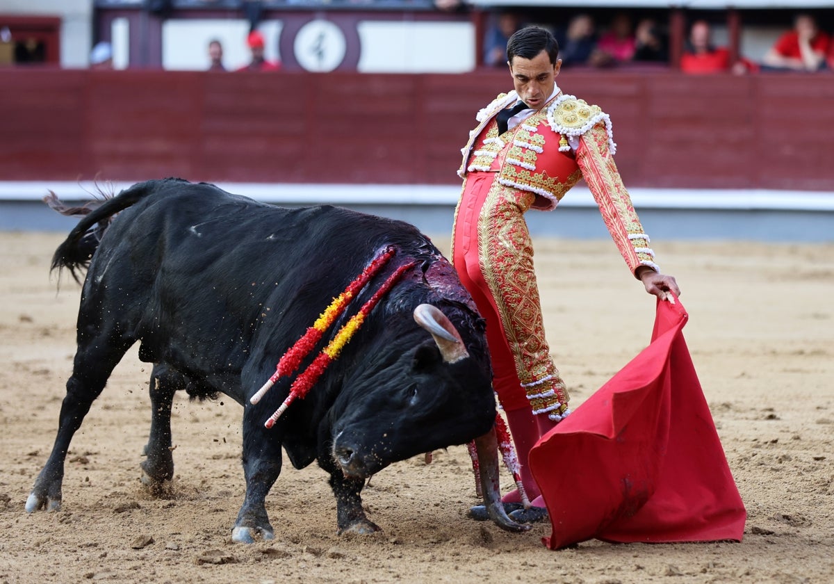 Paco Ureña, a izquierdas con Pomposico