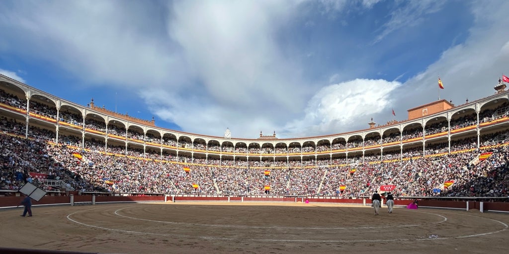 San Isidro vive con otro lleno en los tendidos  en el Día de la Tauromaquia