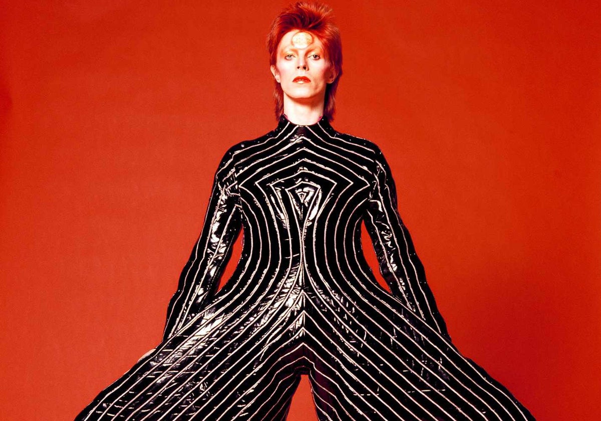Masayoshi Sukita, el fotógrafo que convirtió a David Bowie en un auténtico camaleón