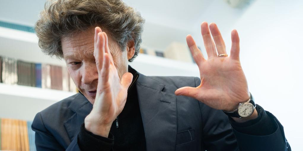 Peter cole: «el estudio de la cábala es peligroso; puedes acabar creyendo que eres el mesías»