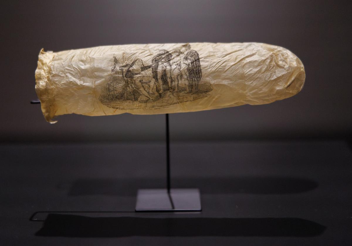 El Rijksmuseum de Ámsterdam expone un raro condón con un grabado erótico del siglo XIX