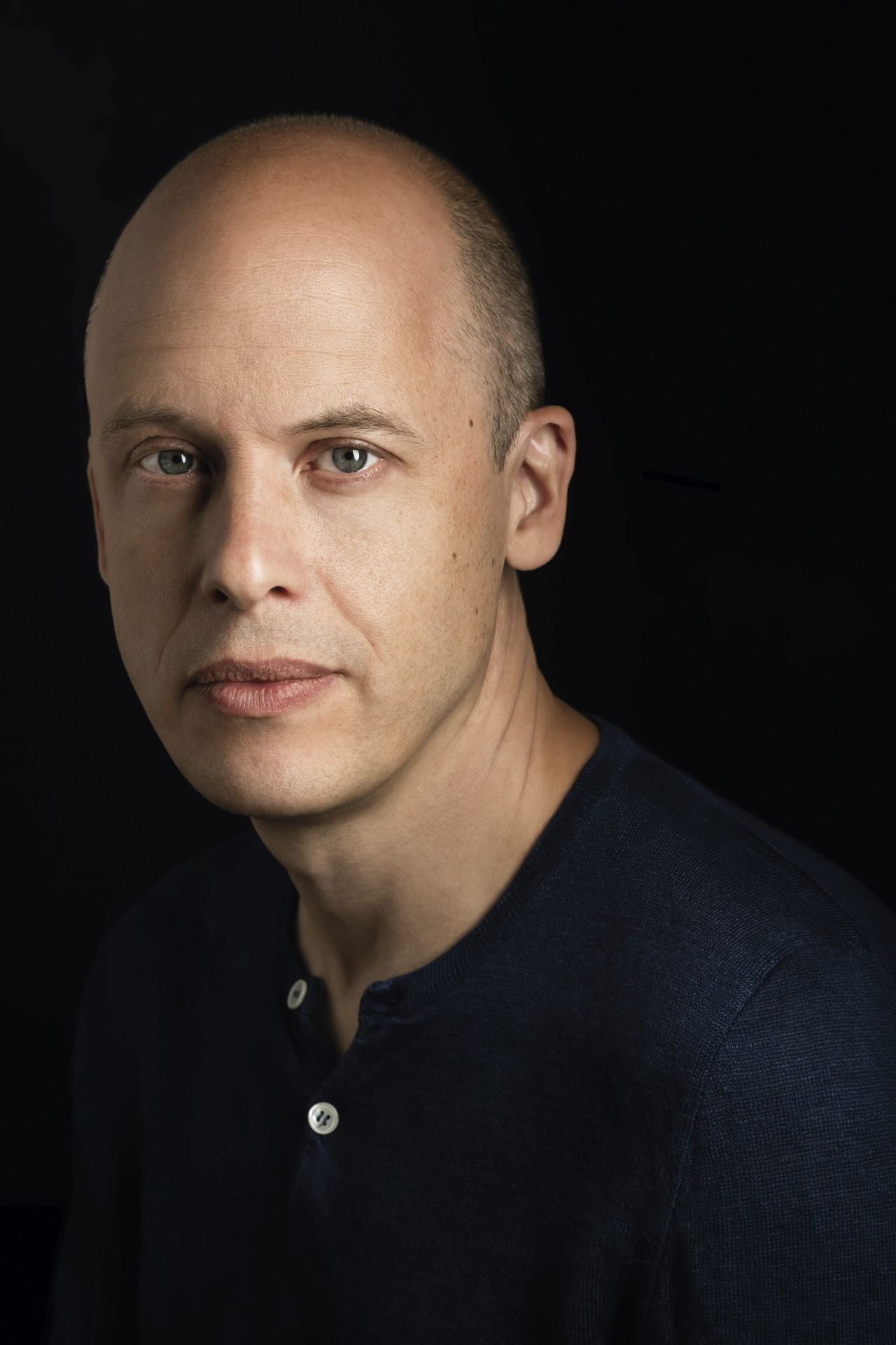 Lev Grossman es autor de la célebra saga 'Los magos' en la que se basa la serie 'The magicians'