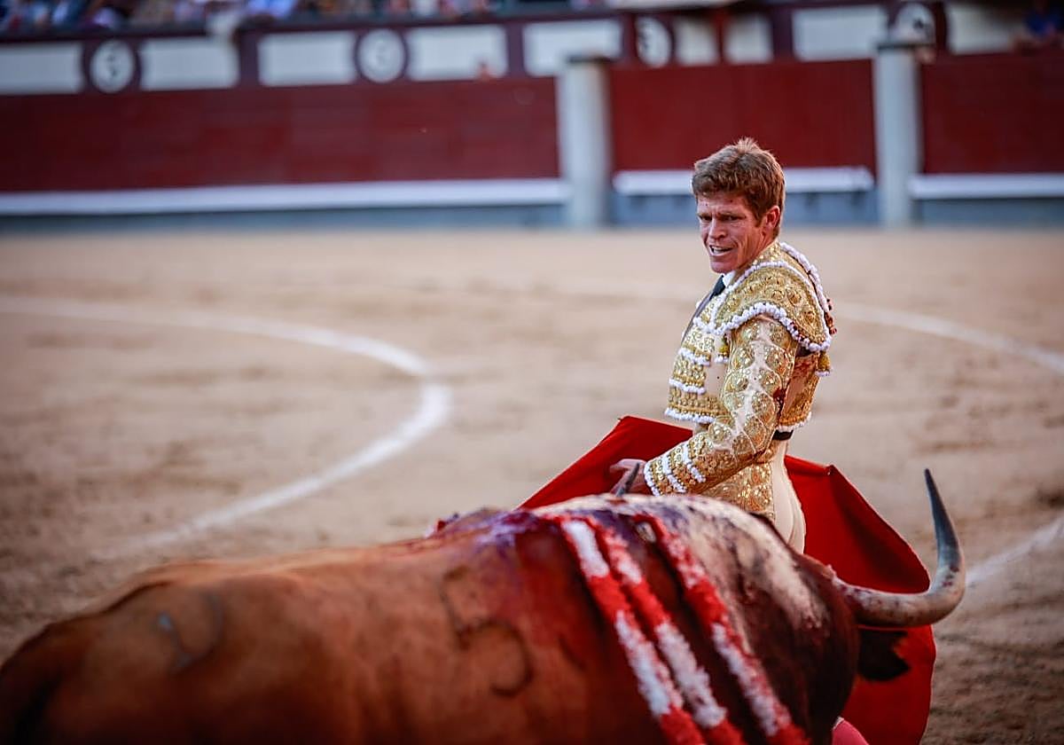 Borja Jiménez con el tercero