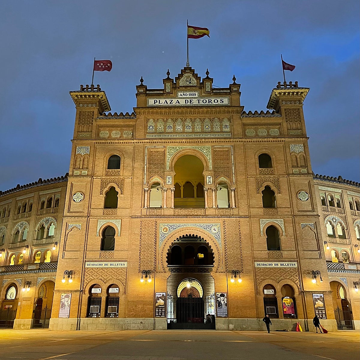 Las Ventas de noche