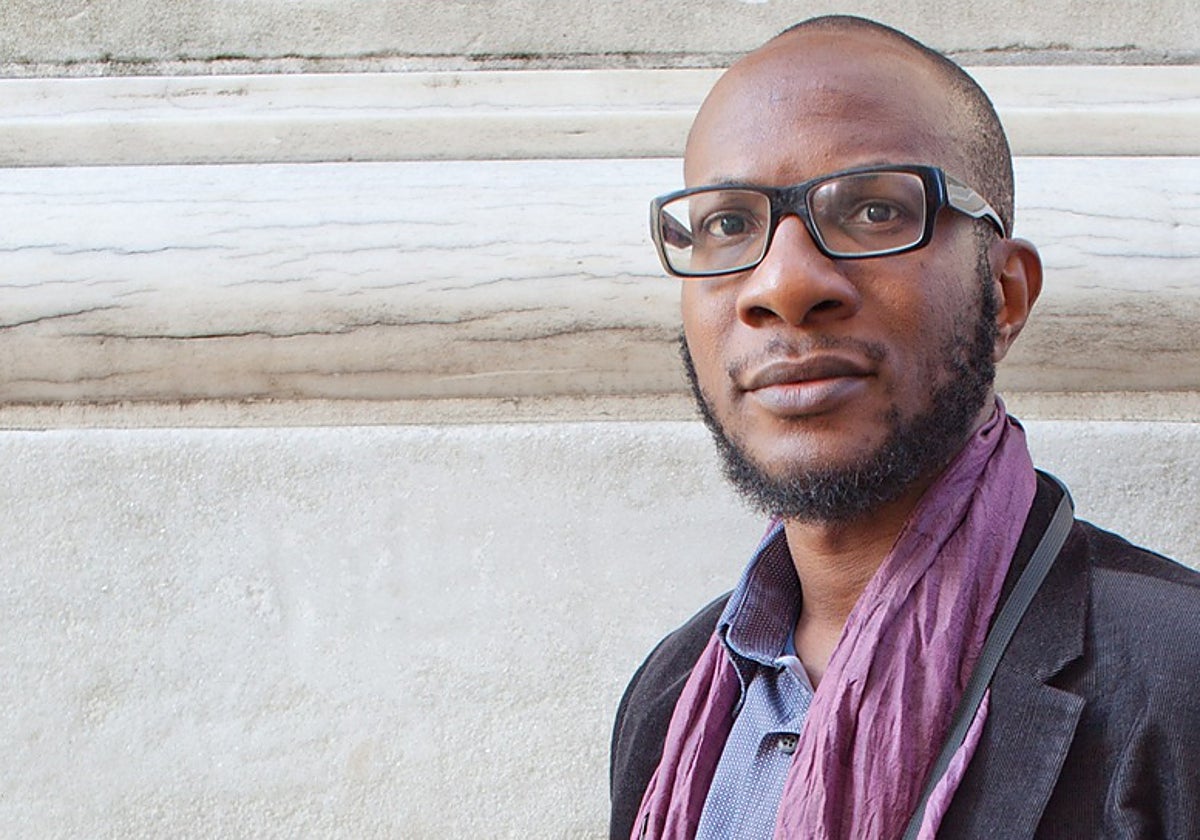Teju Cole, es el seudónimo de Obayemi Babajide Adetokunbo Onafuwa (Nueva York, 1975