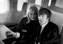 John Lennon, con Cynthia, su primera mujer