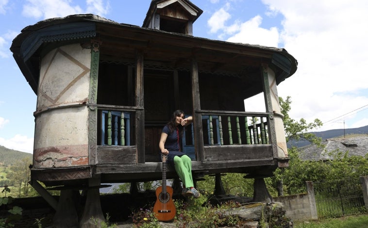Ana resim - Lorena Álvarez