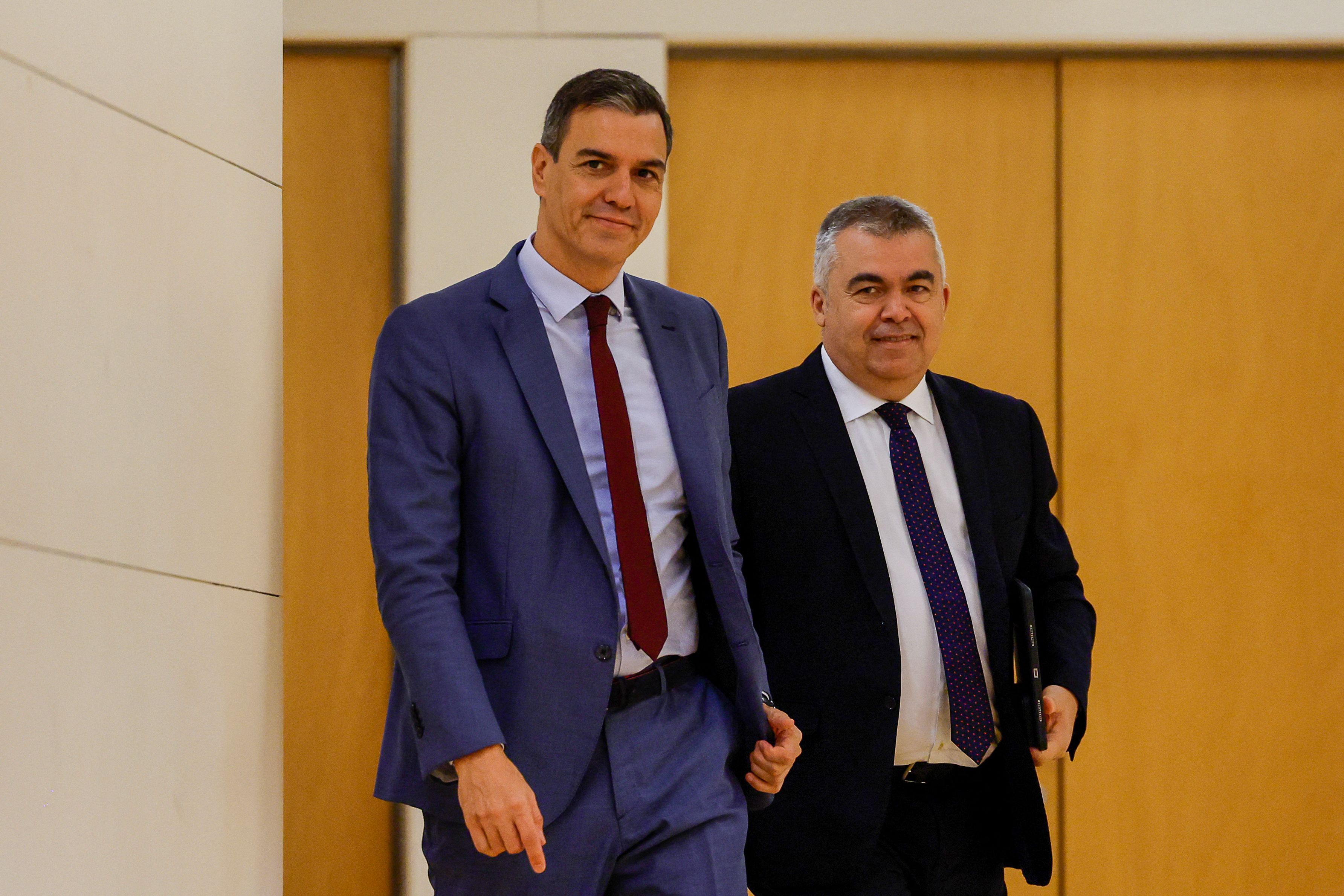 Pedro Sánchez llega junto al diputado del PSOE Santos Cerdán a reunión con el portavoz de Junts en 2023