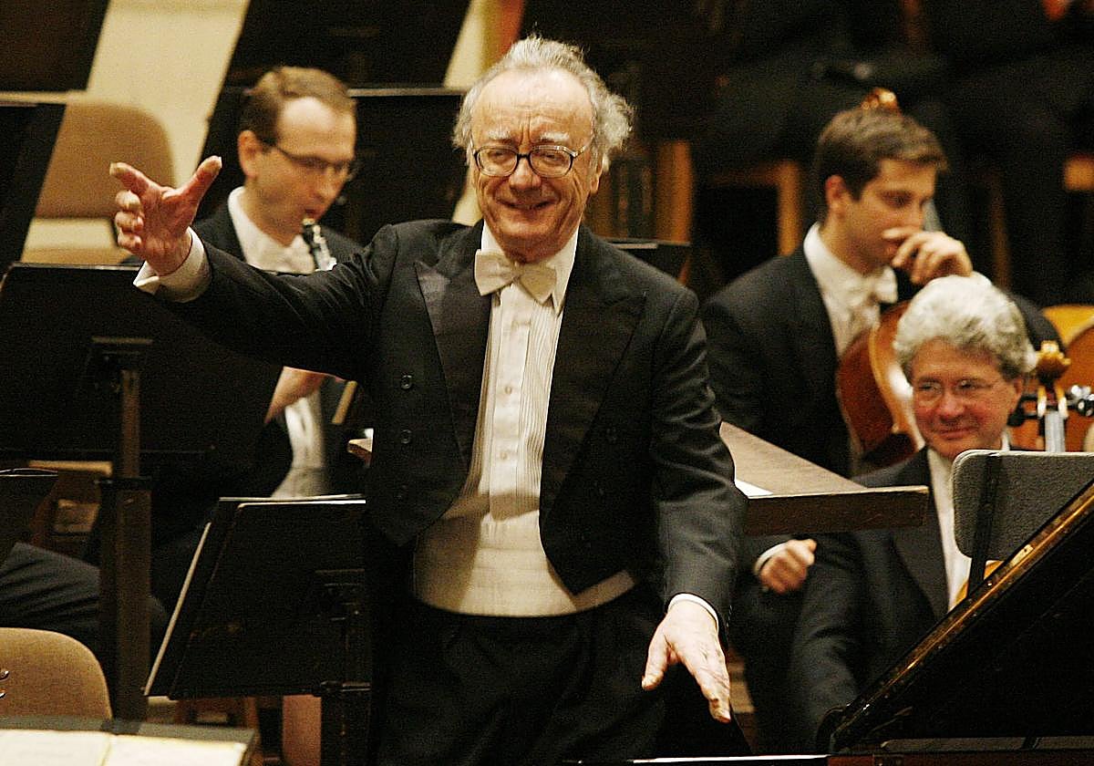 El pianista Alfred Brendel, tras uno de sus conciertos