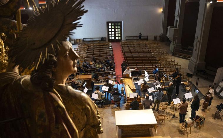 Imagen principal - Obrando el milagro en el santuario de la música
