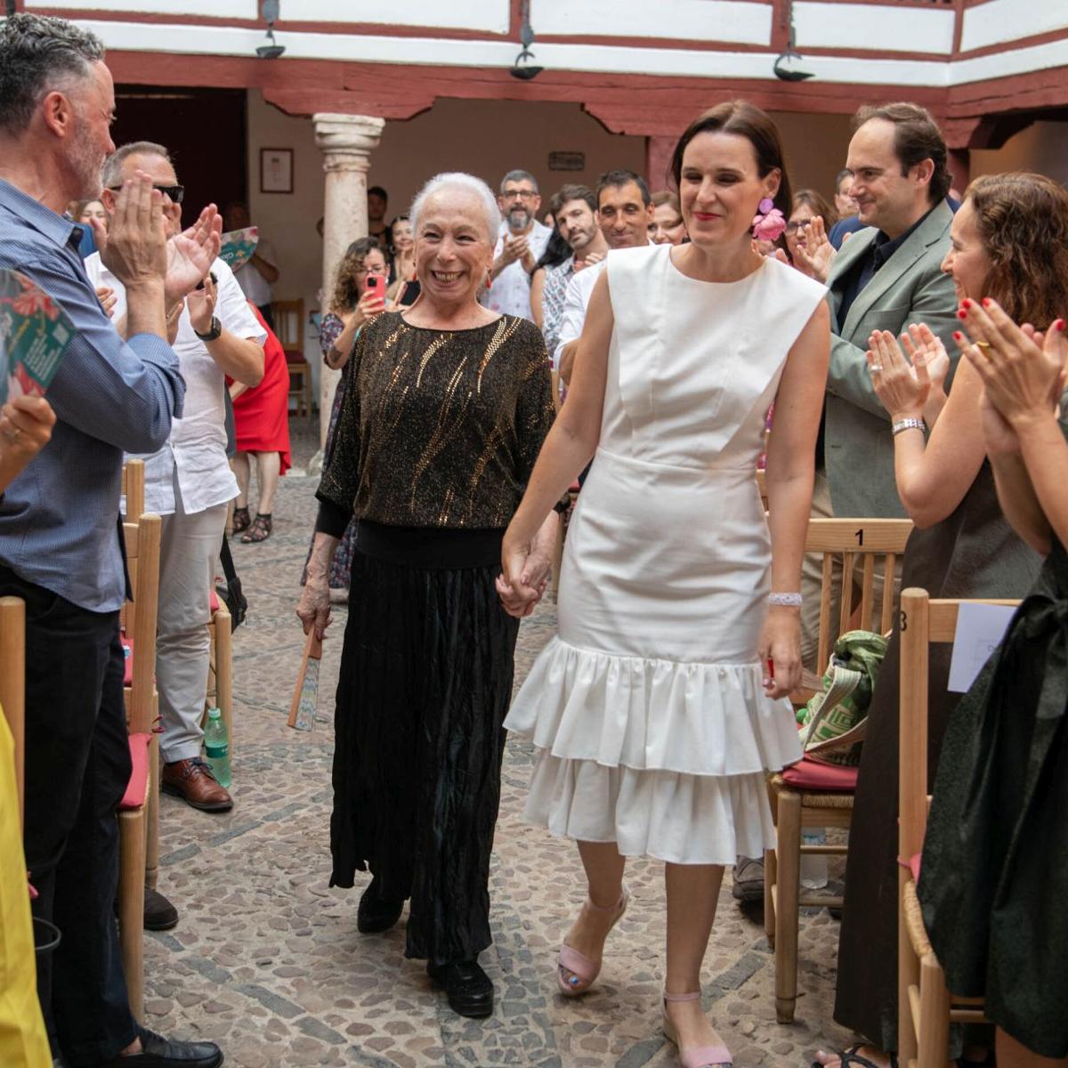 Cristina Hoyos entra en el Corral de comedias de la mano de Irene Pardo